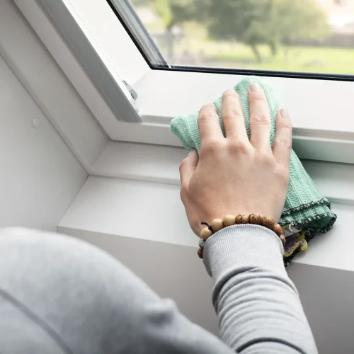 How to clean a skylight